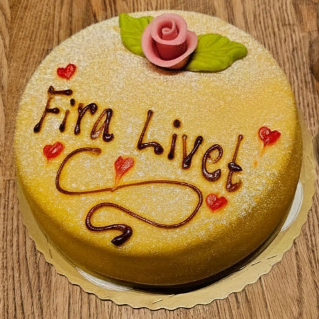 Fira Livet-tårta från Årsta Konditori